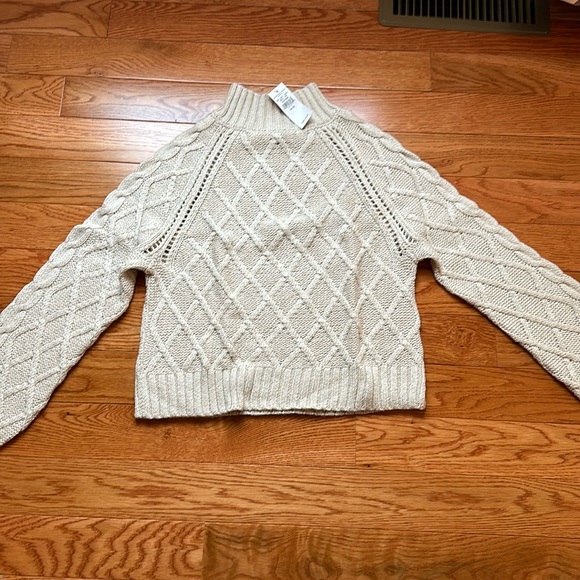 Extra small, beige turtle neck. - Picture 1 of 2